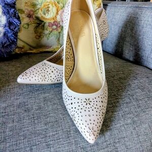 Gorgeous Light Pink Michael Kors Perforated Heels In Size 6.5.